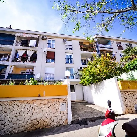 Vana Appartement *